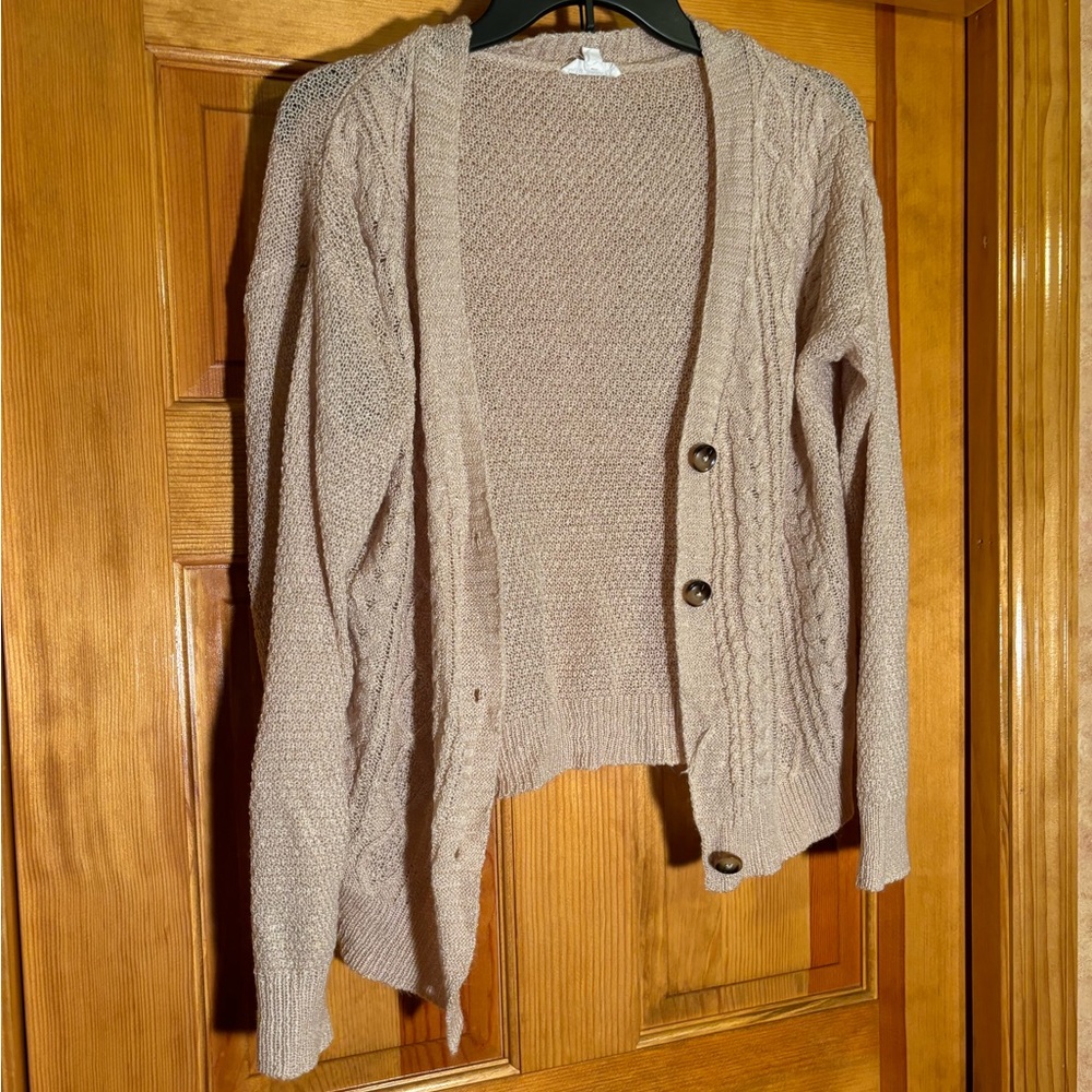 Blu pepper size medium oatmeal, color, cable knit very lightweight sweater cardi
